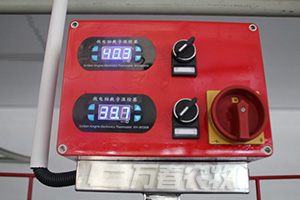万春产床保育栏一体化母猪产床中的电热板控制器（精度0.1℃）